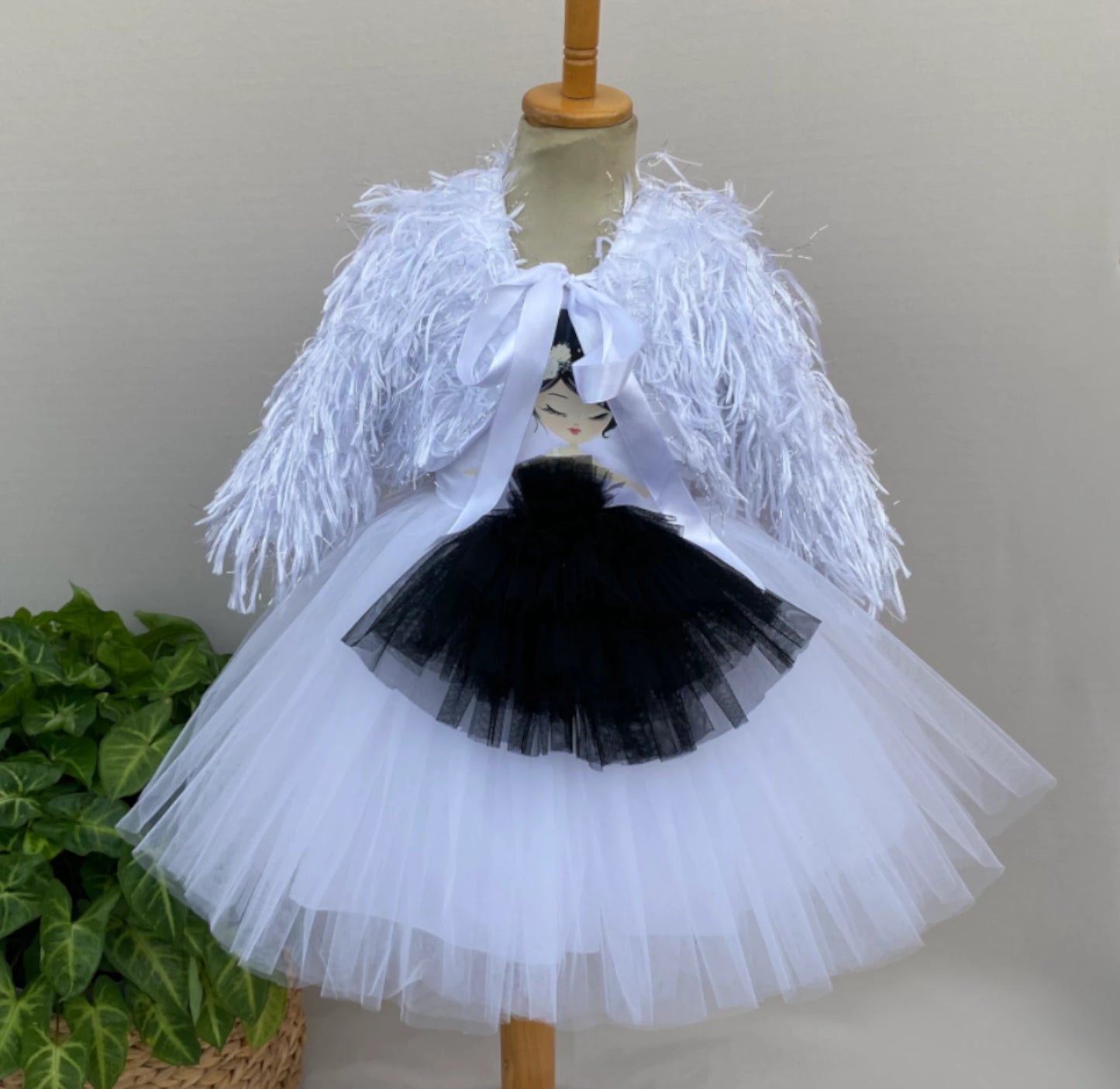 White faux fur sleeved bolero