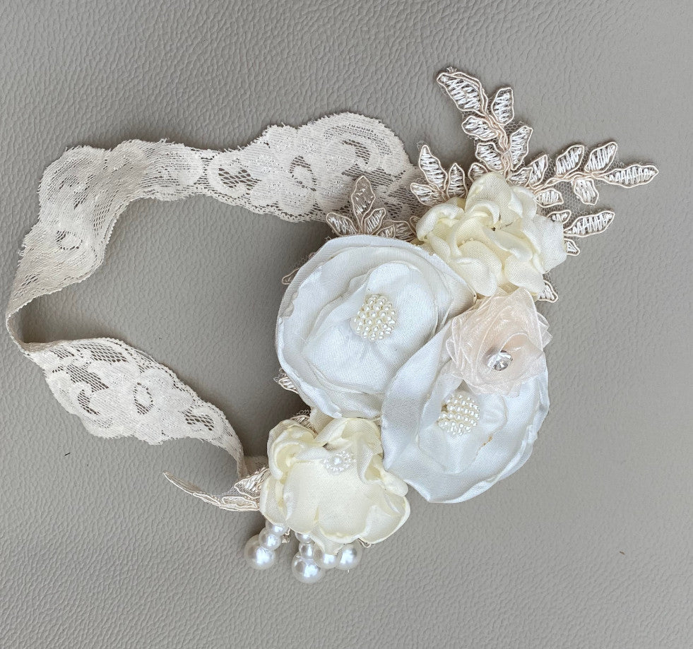 Pearly lace headband